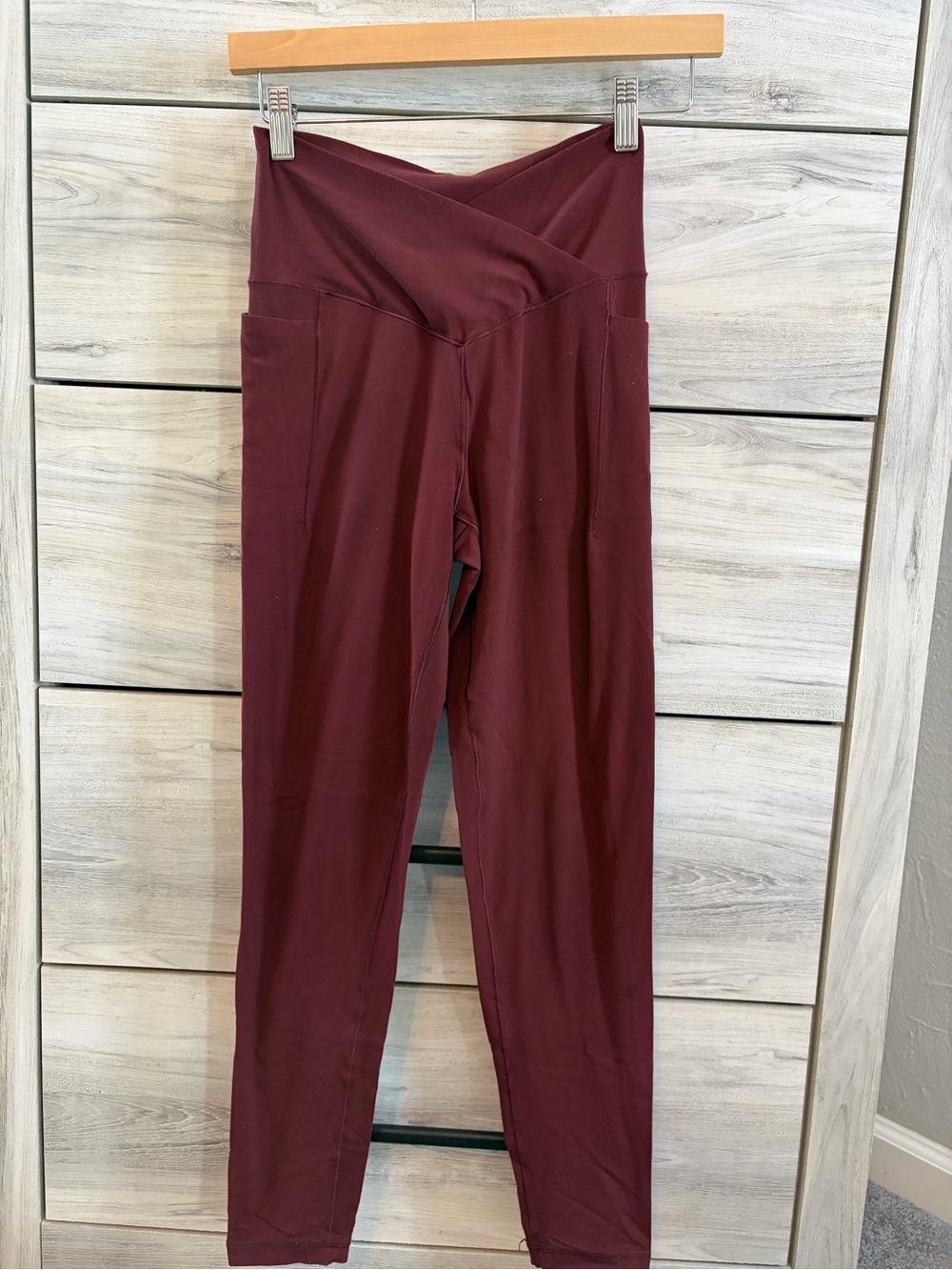 aerie wine crossover pocket leggings medium